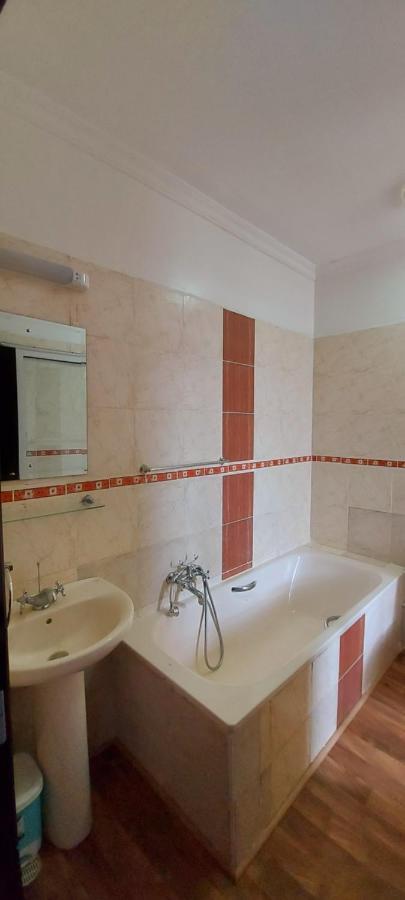 Pleasant Nest Homestay Near Jkia Airport And Sgr Station Nairobi Exterior photo